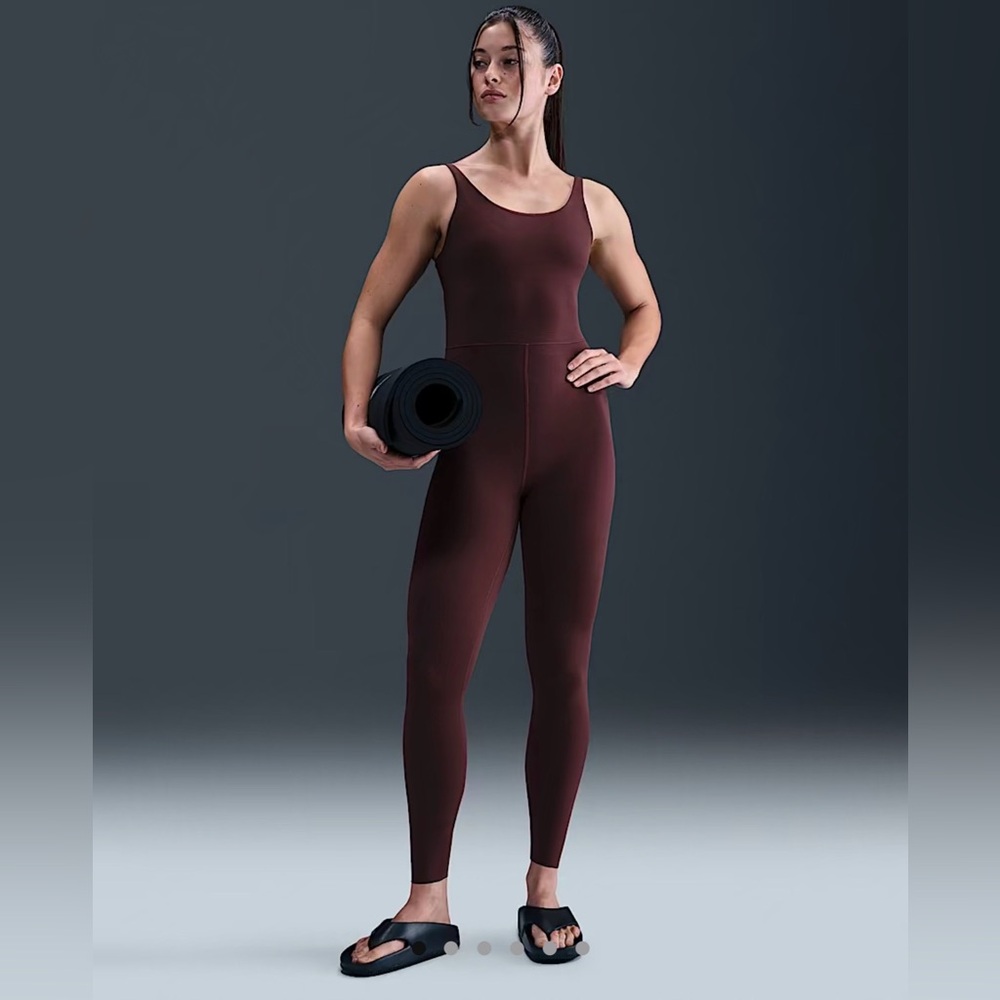 NEW ! Nike Zenvy Women’s Dri-FIT Bodysuit